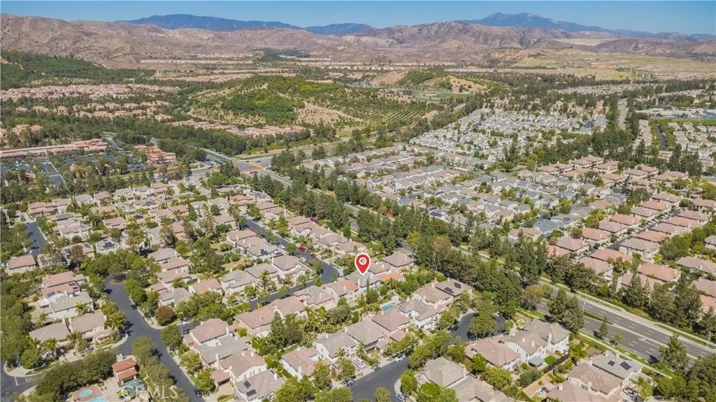 Photo of 22 Maywood, Irvine, CA 92602 (MLS # OC26152998)
