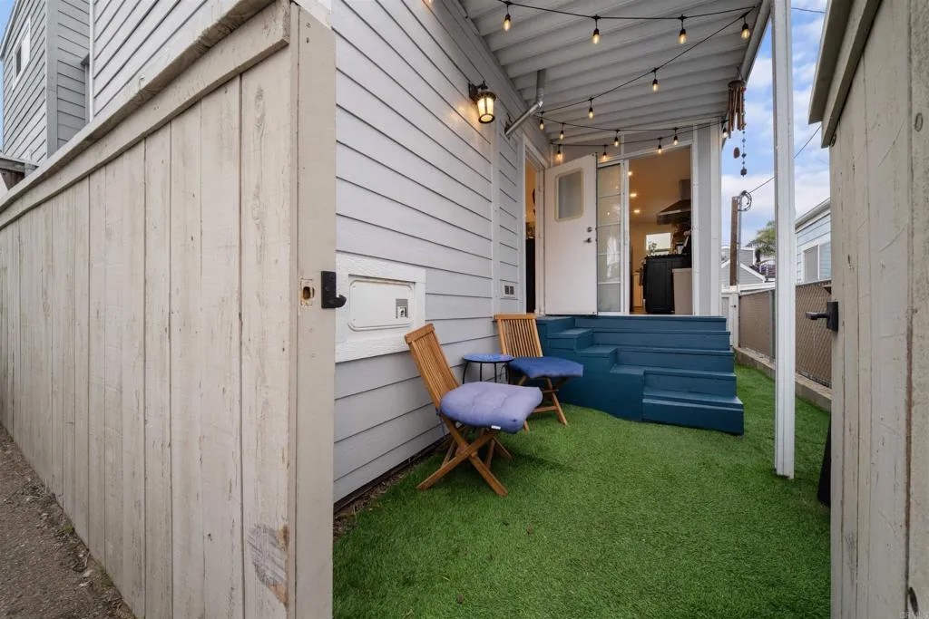 1624 N Coast Highway 101 45