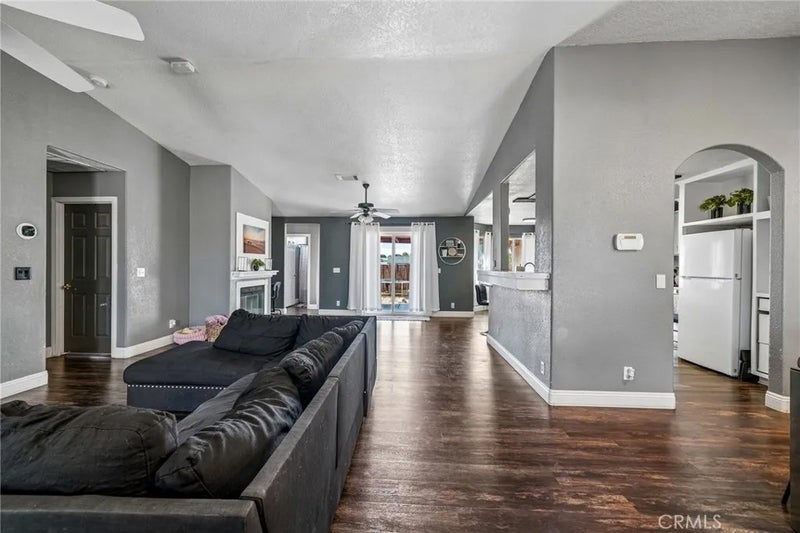 16315 Winona