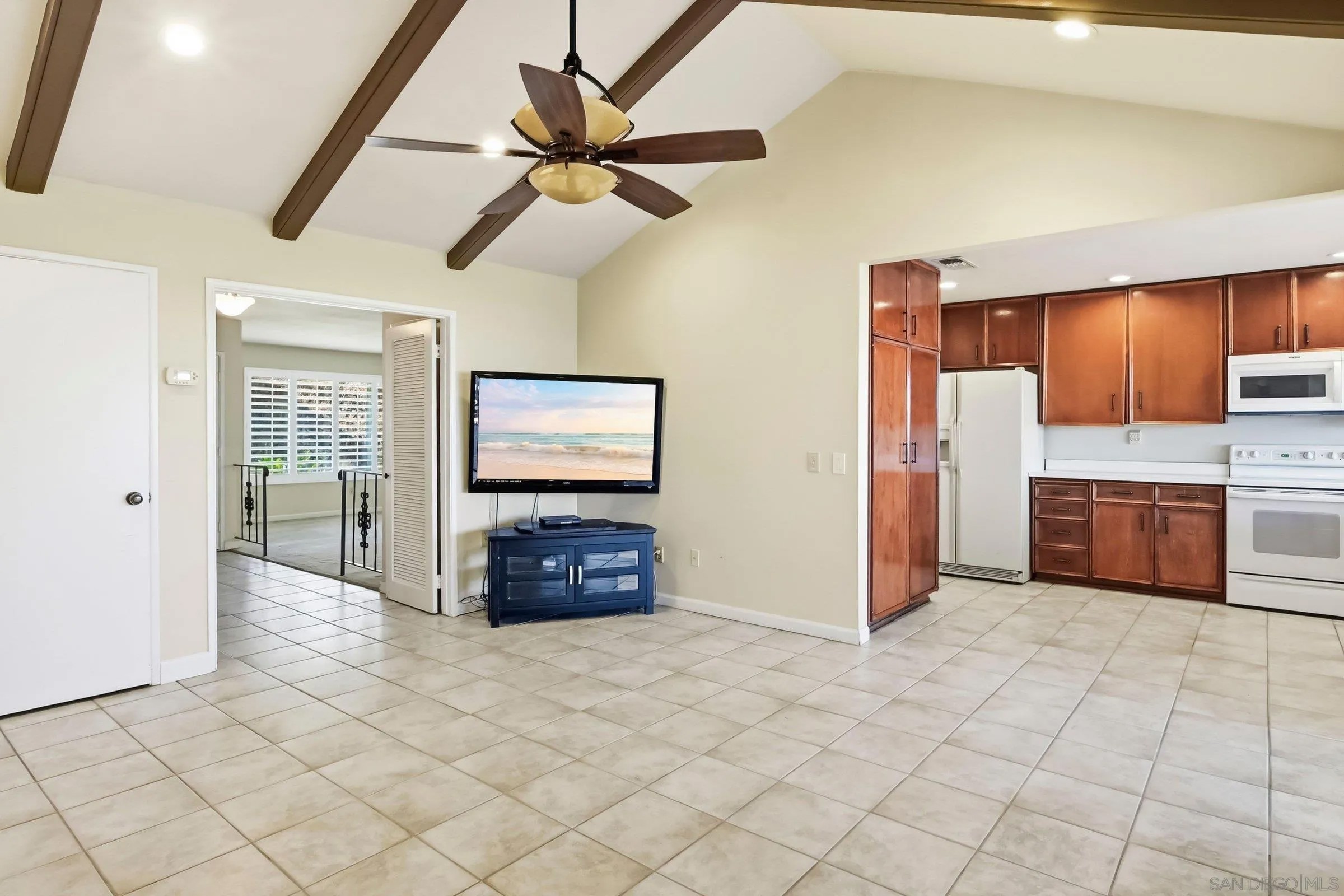 6260 Camino Rico