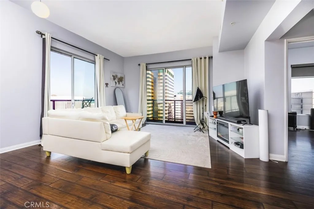 388 E Ocean 1614