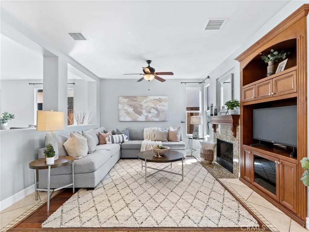 3323 Avocado Vista