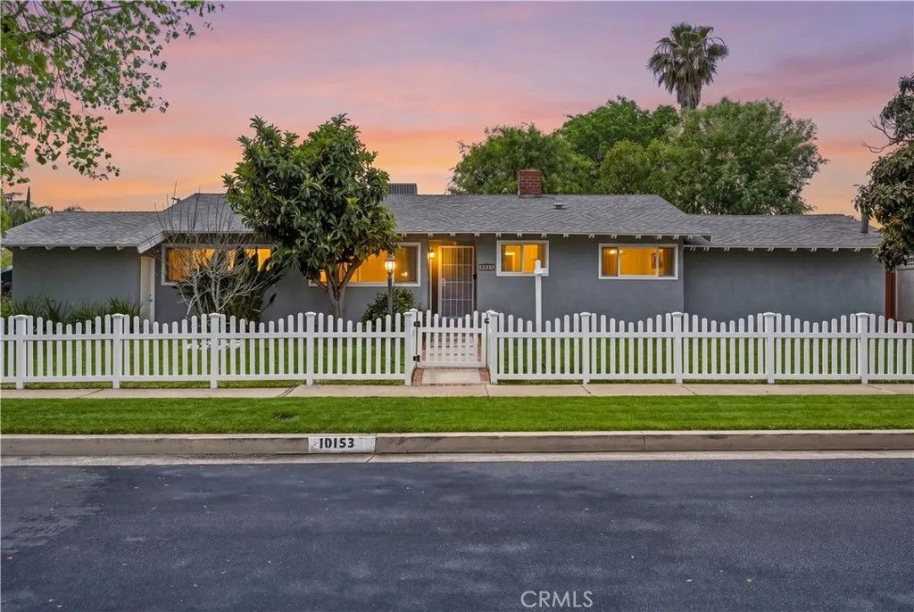 Photo of 10153 Debra Avenue, North Hills, CA 91343 (MLS # SR26110817)