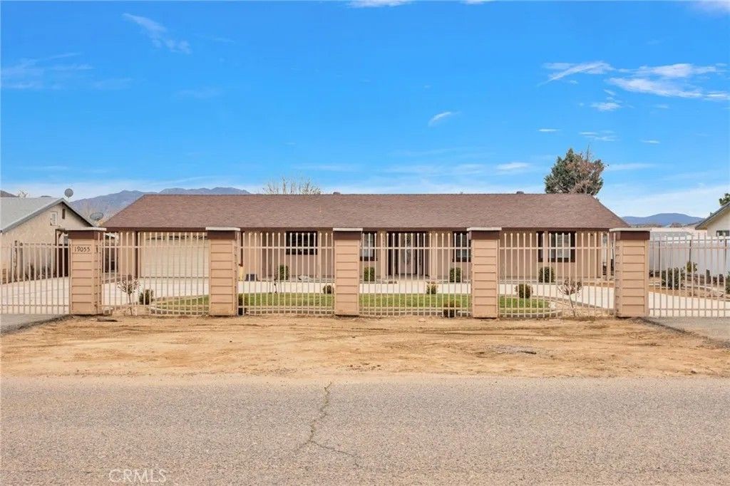 Photo of 19055 Seaforth Street, Hesperia, CA 92345 (MLS # HD26012478)