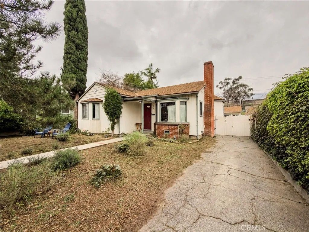 Photo of 2797 Mataro St, Pasadena, CA 91107 (MLS # SB26041236)