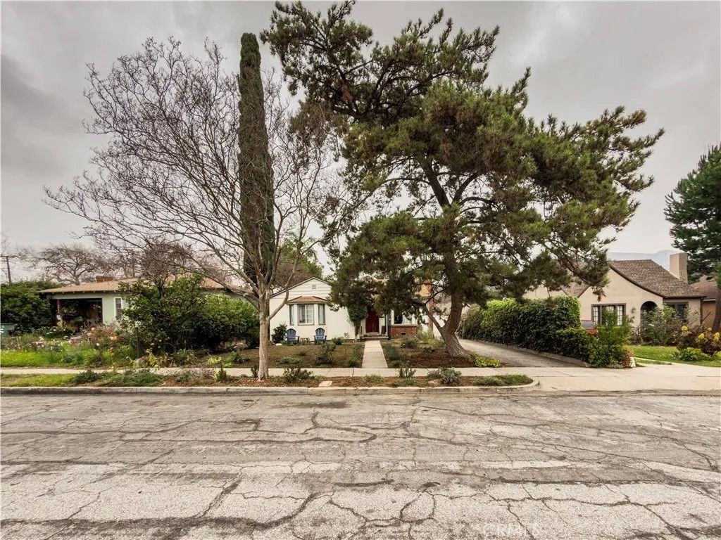 Photo of 2797 Mataro St, Pasadena, CA 91107 (MLS # SB26041236)