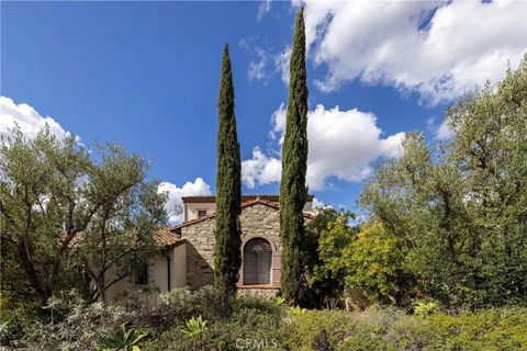 Photo of 47 Vernal Spg, Irvine, CA 92603 (MLS # OC25237978)