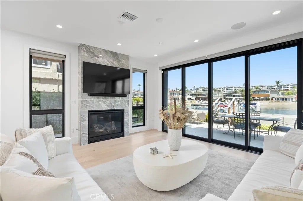 4014 Channel Place