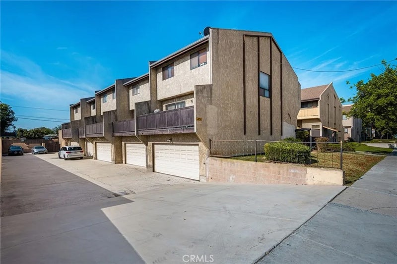 320 W 220th Unit 4
