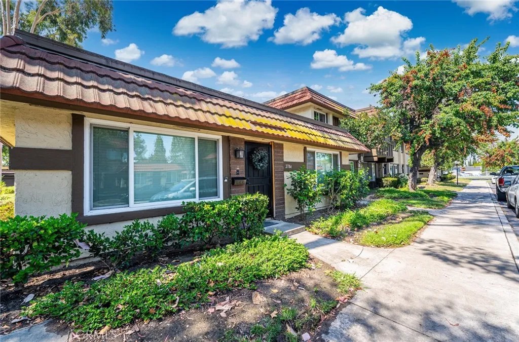 2784 W Pepper Tree Drive