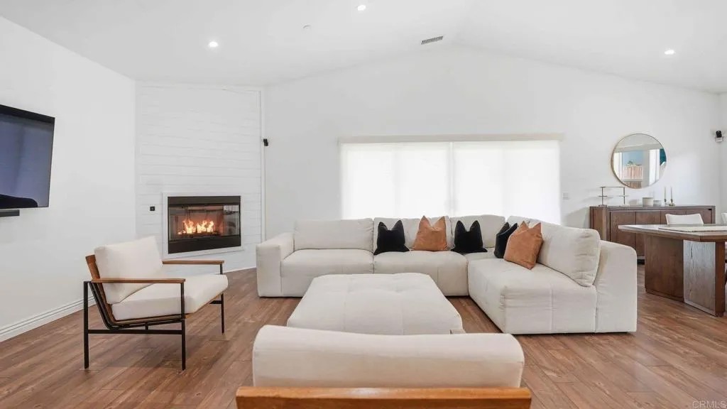 9391 Los Coches Road