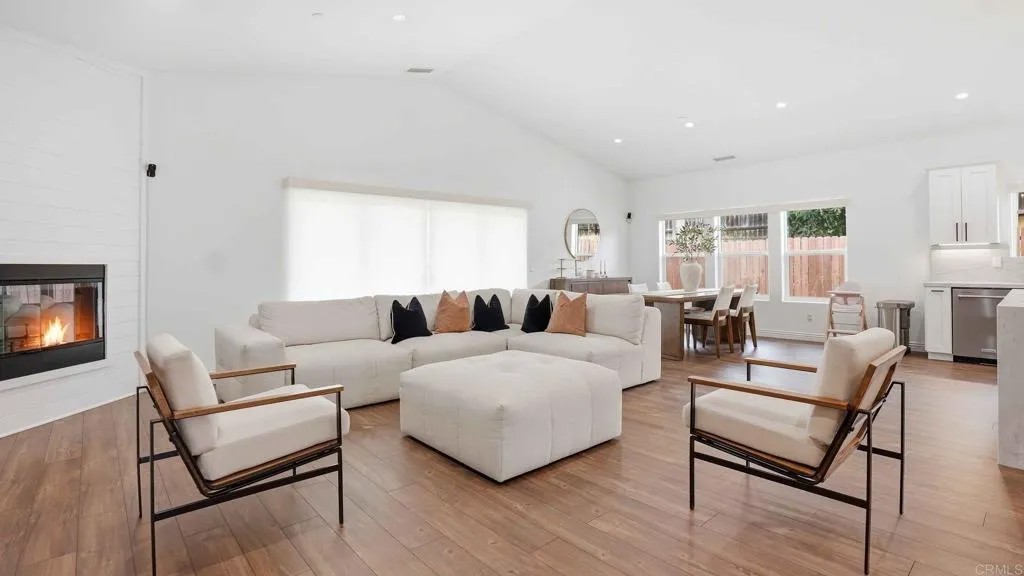 9391 Los Coches Road