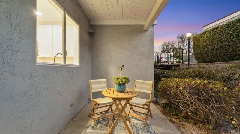 1812 FAIRWAY Circle