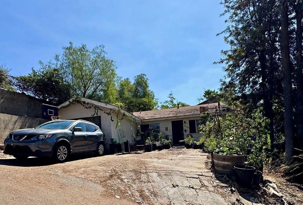 Photo of 8733 Winter Gardens, Lakeside, CA 92040 (MLS # 250040869)