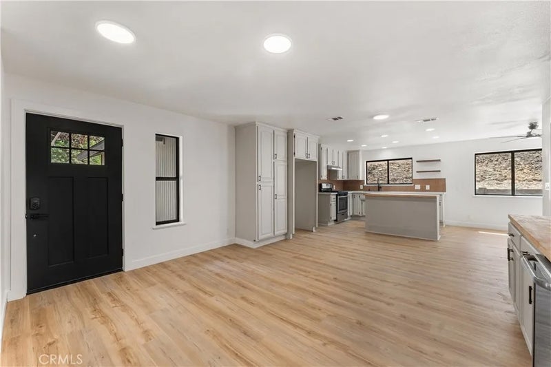 22381 William Tell Trail