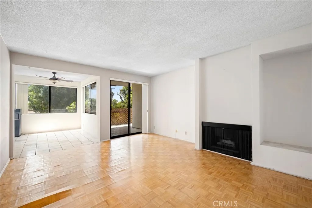 1305 N Columbus Avenue 109