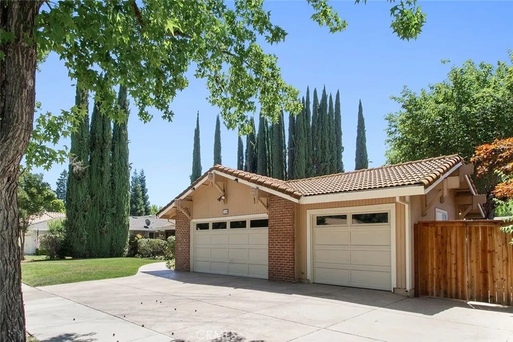 1246 Paseo Redondo