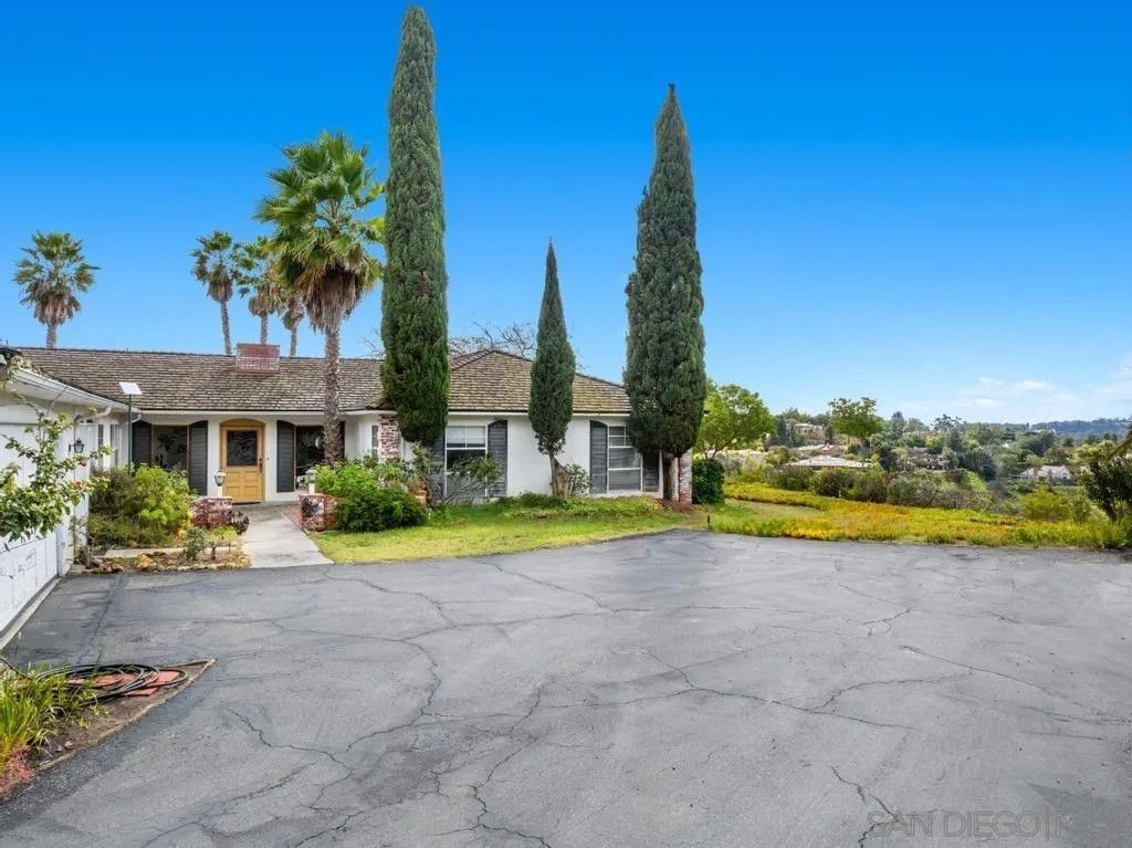 Photo of 16574 Zumaque St, Rancho Santa Fe, CA 92067 (MLS # 250035974)