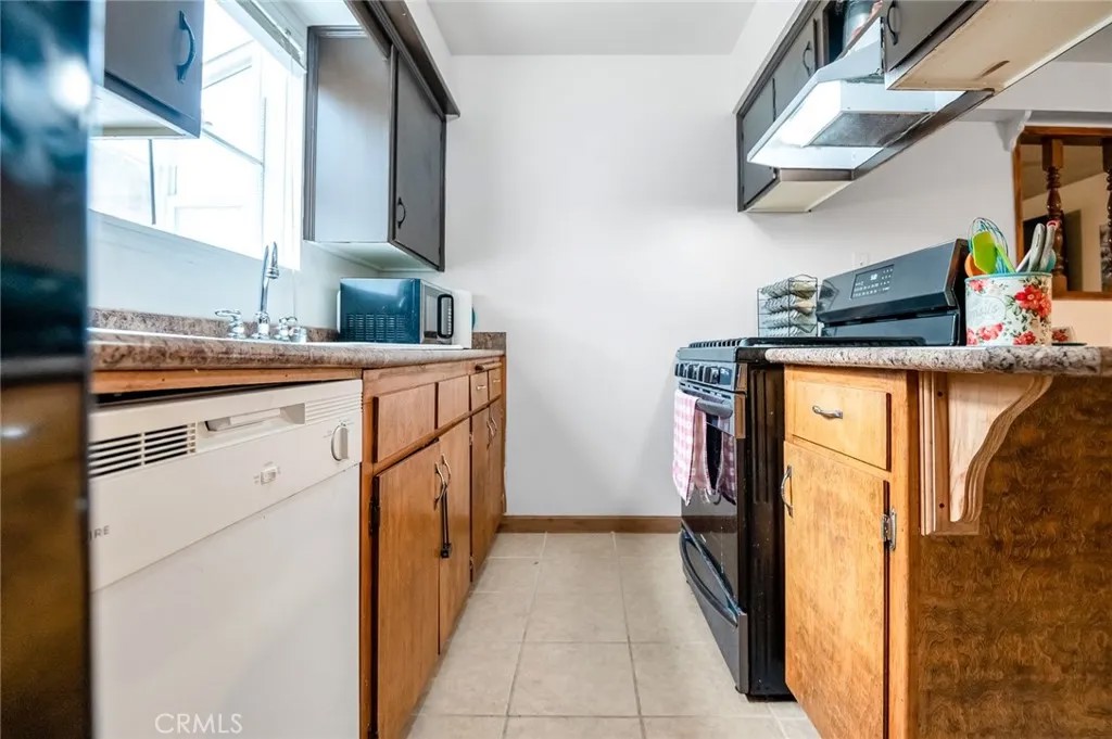 1818 W Buena Vista