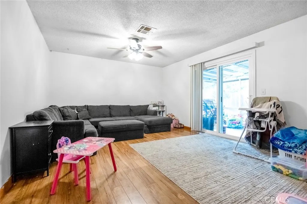 1818 W Buena Vista