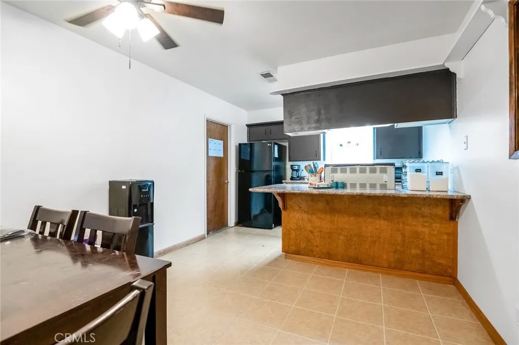 1818 W Buena Vista