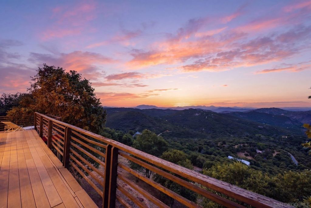Photo of 7256 Cosmit Ln, Julian, CA 92036 (MLS # 260010713)