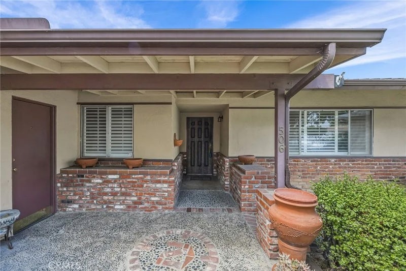506 S Everglade