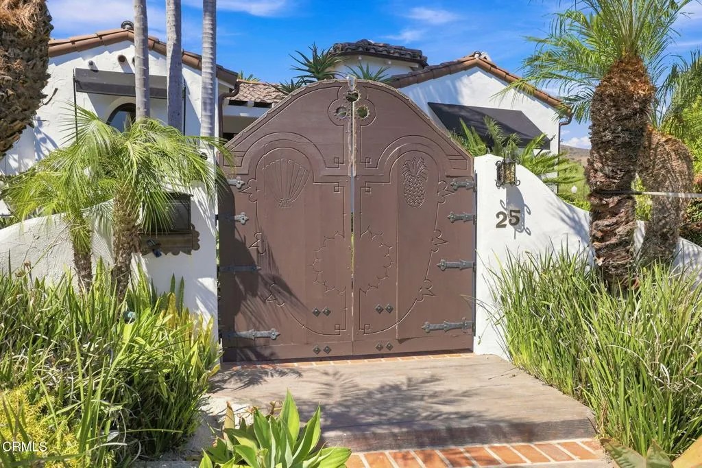 25 Encinal Place