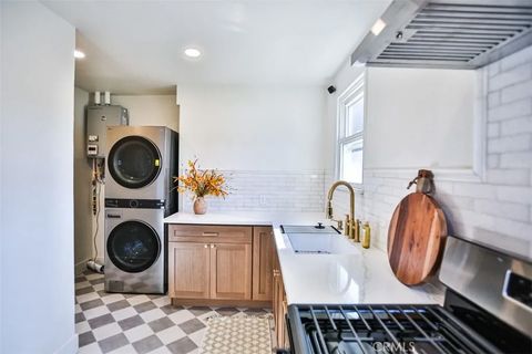 Tiny photo for 6851 Coachella Ave, Long Beach, CA 90805 (MLS # OC25239053)