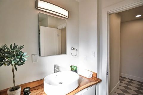 Tiny photo for 6851 Coachella Ave, Long Beach, CA 90805 (MLS # OC25239053)