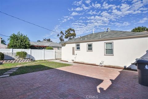 Tiny photo for 6851 Coachella Ave, Long Beach, CA 90805 (MLS # OC25239053)