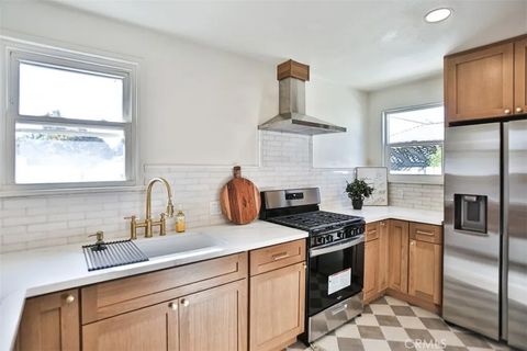 Tiny photo for 6851 Coachella Ave, Long Beach, CA 90805 (MLS # OC25239053)