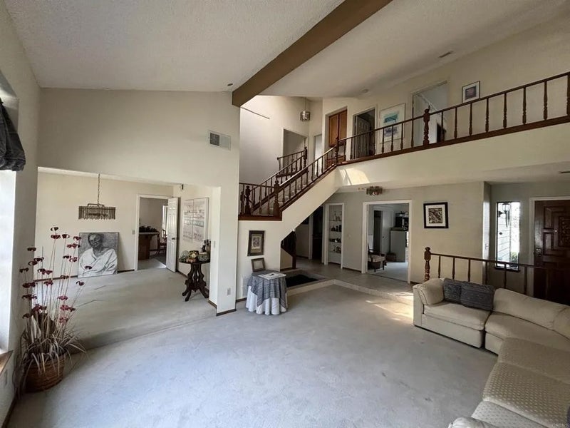 543 Beacon Place