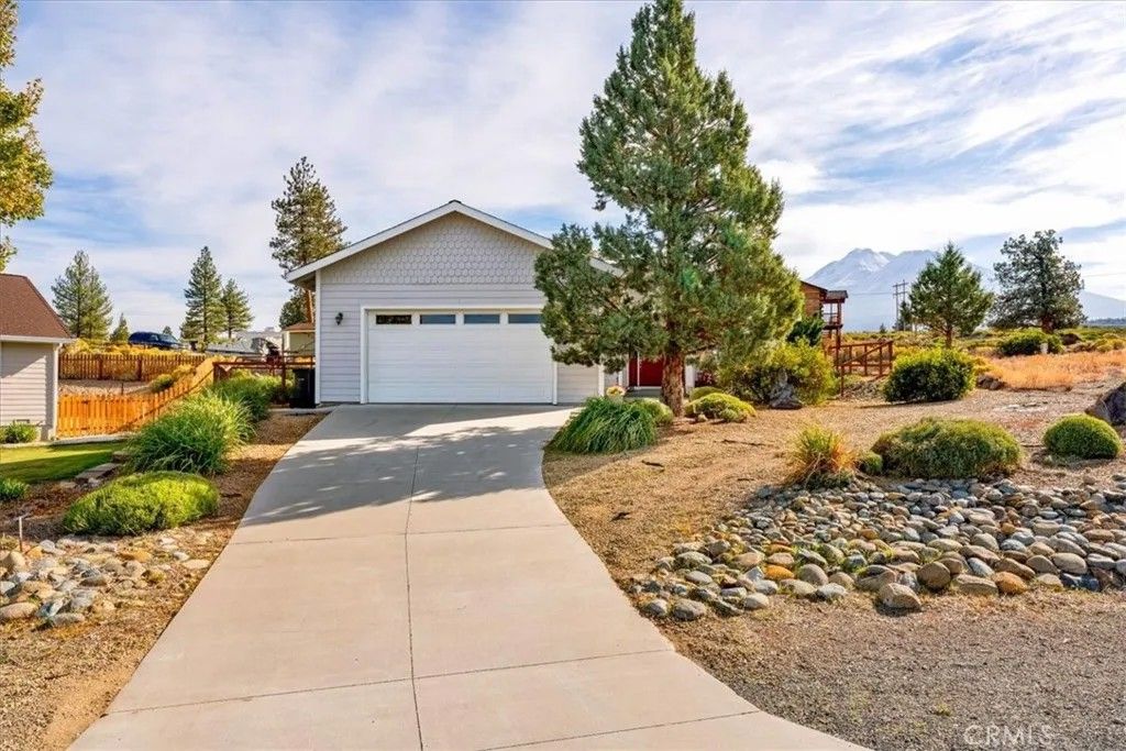 Photo of 5946 Prairie Dog Ct, Weed, CA 96094 (MLS # SN26085560)