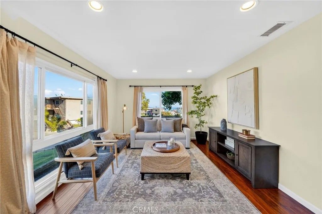 Photo of 765 W 30th Street, San Pedro, CA 90731 (MLS # SB26034708)