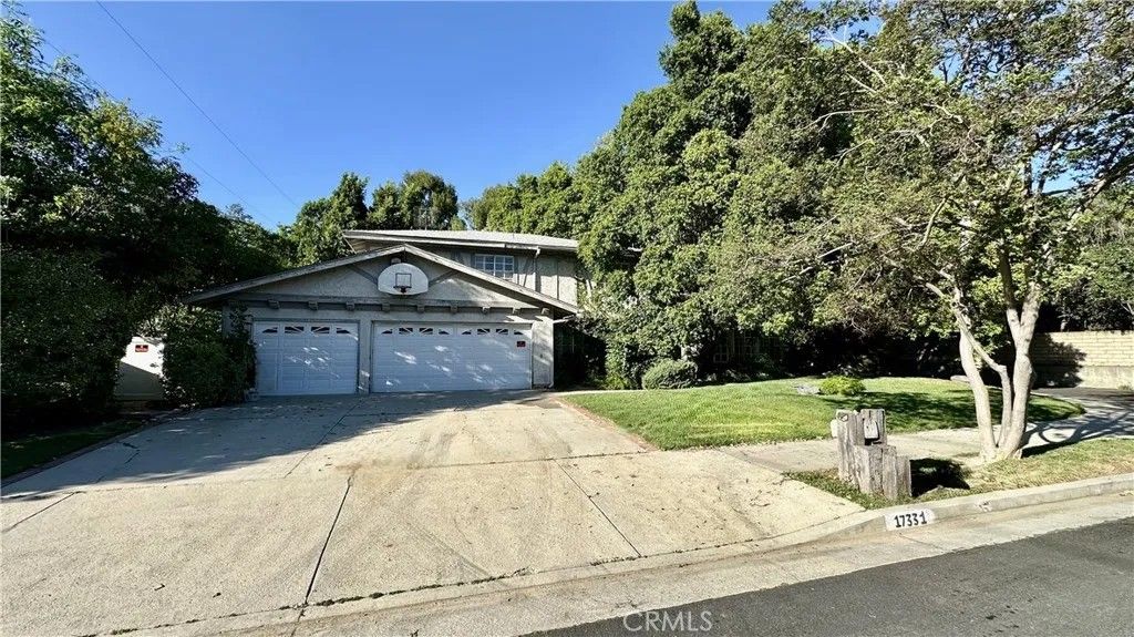 Photo of 17331 Labrador Street, Northridge, CA 91325 (MLS # SR26060490)