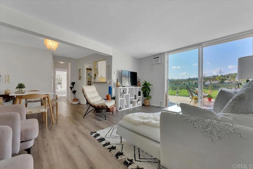 2544 Navarra Drive 12