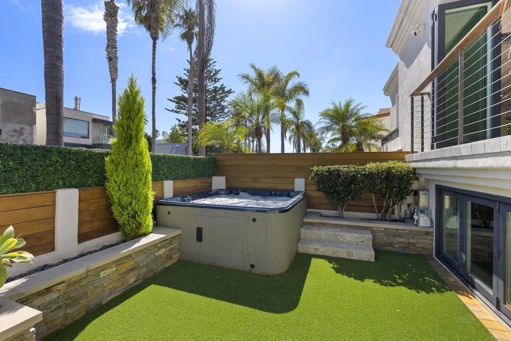 Photo of 336 Gravilla St, La Jolla, CA 92037 (MLS # NDP2508964)