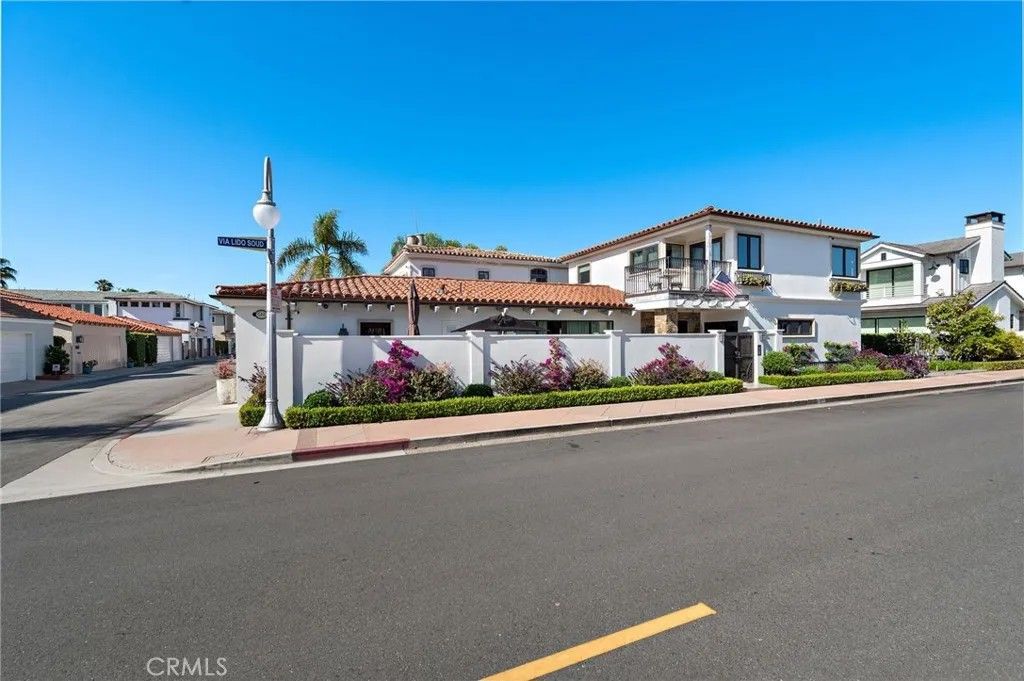 Photo of 510 Via Lido Soud, Newport Beach, CA 92663 (MLS # NP26004945)