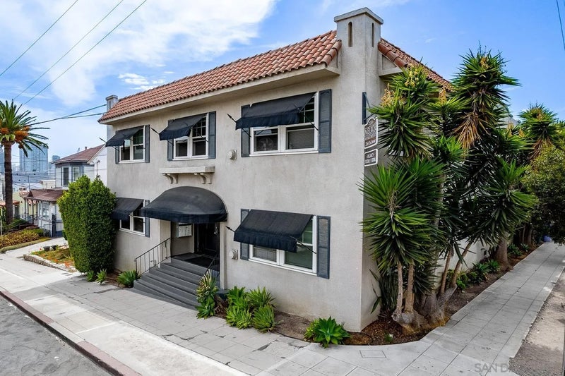 2164 2nd Ave