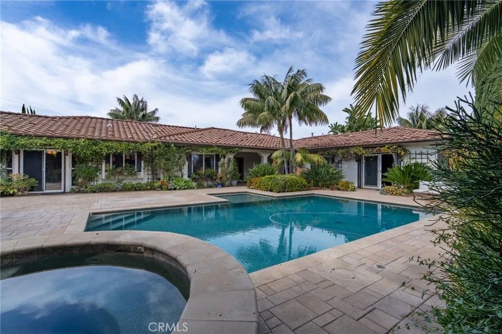 Photo of 30415 Disney Ln, Vista, CA 92084 (MLS # SW25277603)