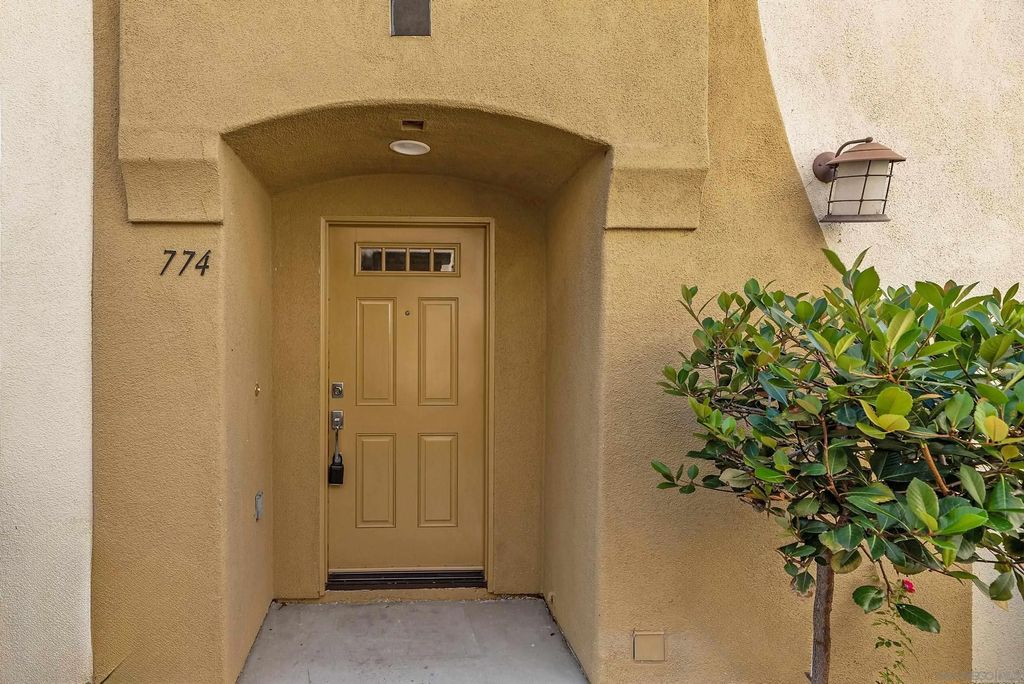 Photo of 774 Callecita Aquilla Sur, Chula Vista, CA 91911 (MLS # 250041894)