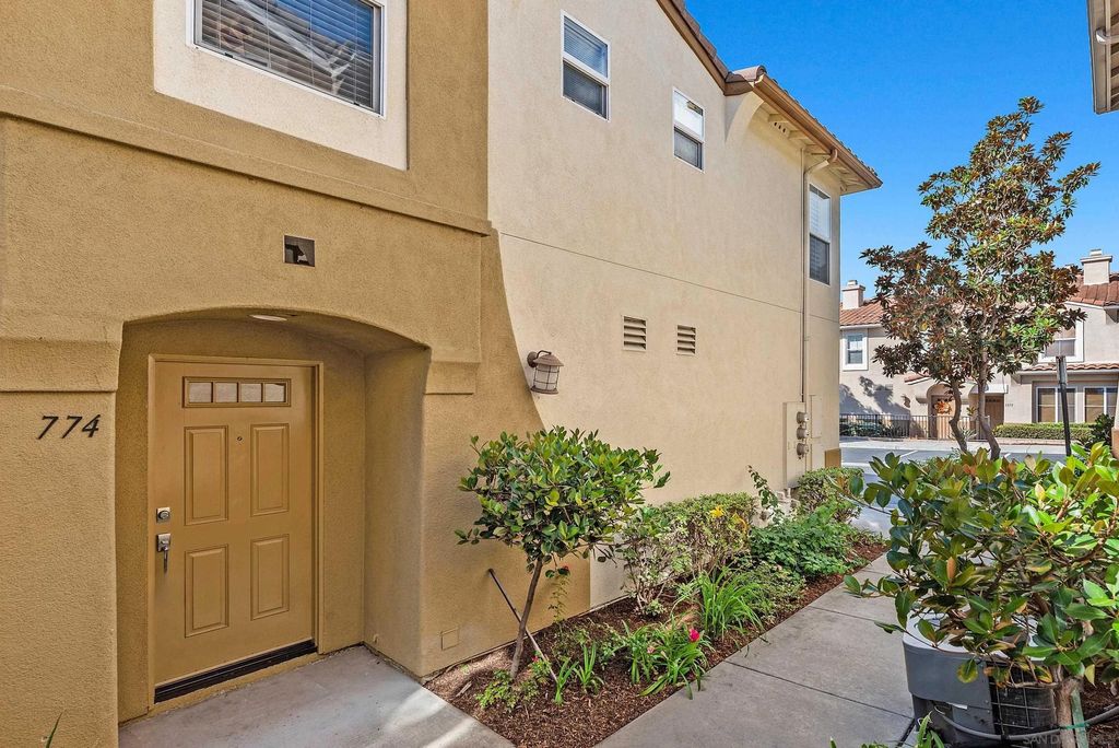 Photo of 774 Callecita Aquilla Sur, Chula Vista, CA 91911 (MLS # 250041894)