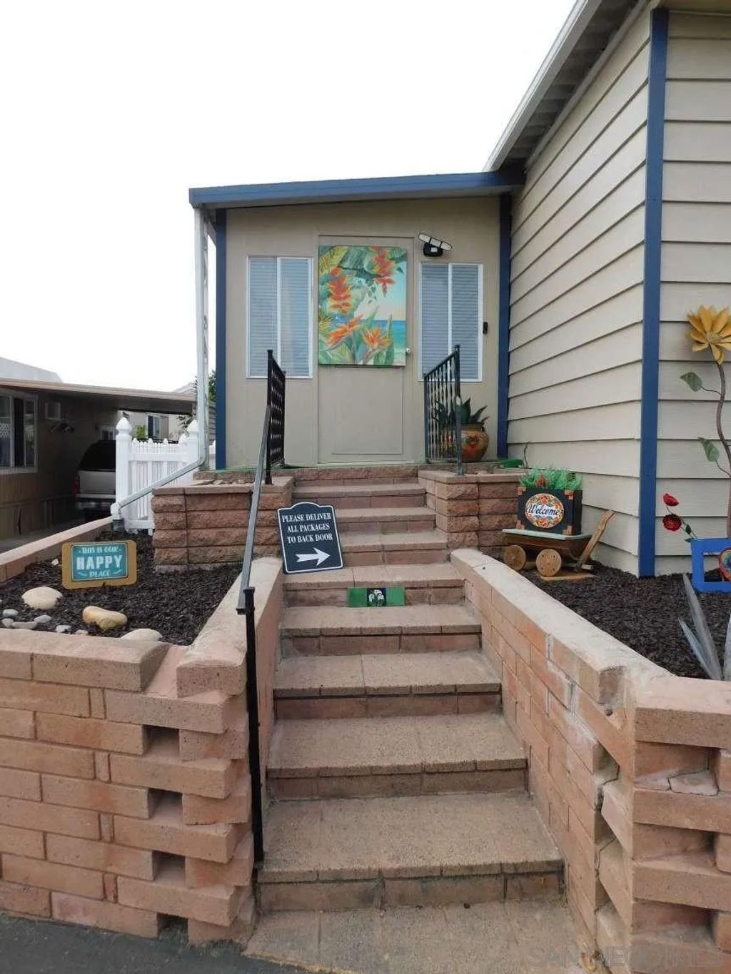 Photo of 245 W Bobier Dr #SPC 64, Vista, CA 92083 (MLS # 250037956)