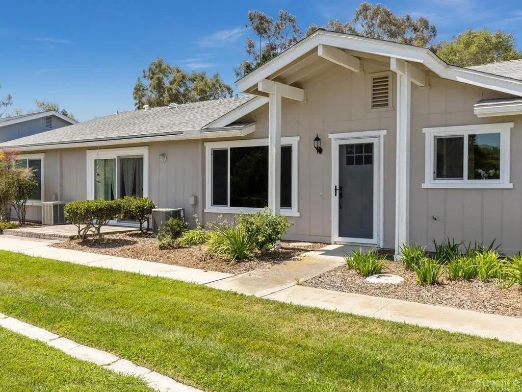 4362 Dowitcher Way