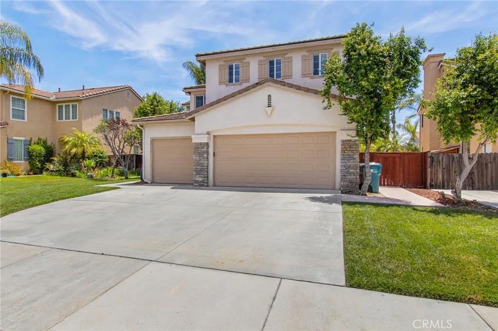 Photo of 29377 Shady LN, Murrieta, CA 92563 (MLS # SW26114159)