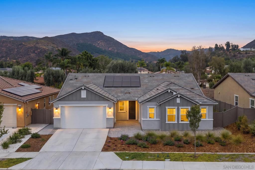 Photo of 3132 Shue PL, Escondido, CA 92027 (MLS # 260020461)