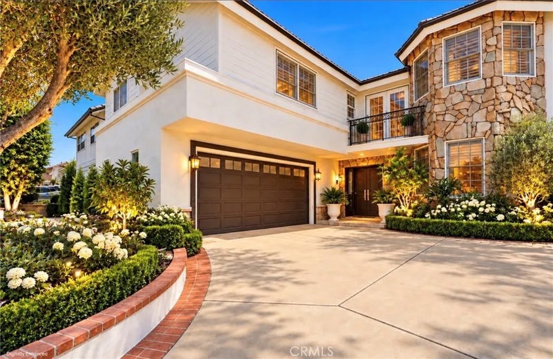 3561 Venture Drive