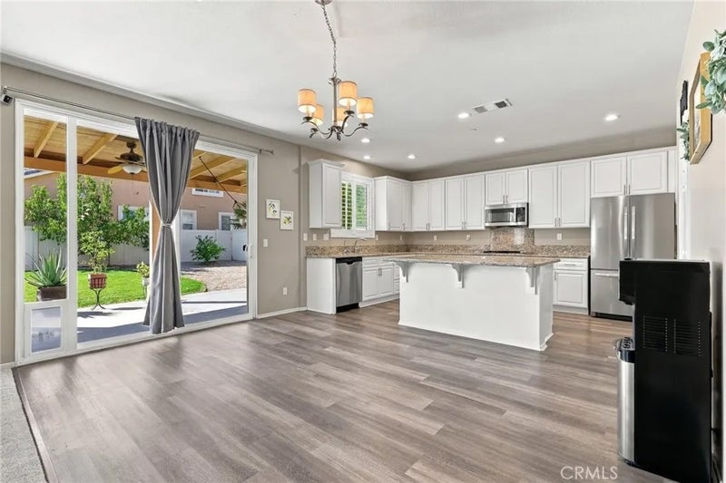 4702 W Jewel Drive