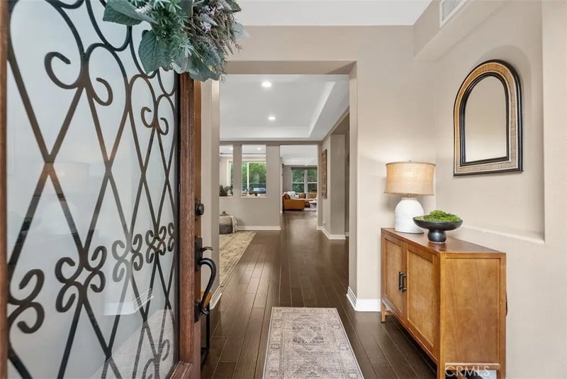 16 Vela Court